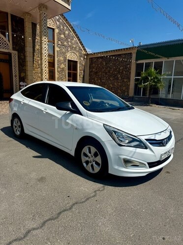 Hyundai Accent-2