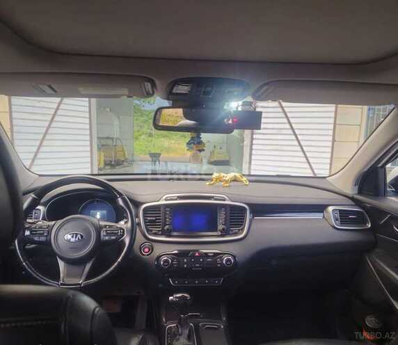 Kia Sorento-12