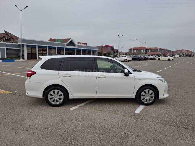 Toyota Corolla Fielder-4
