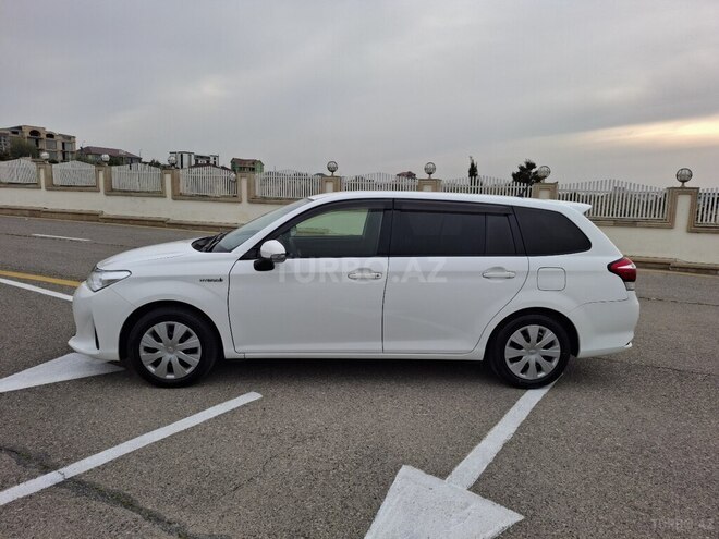 Toyota Corolla Fielder-3