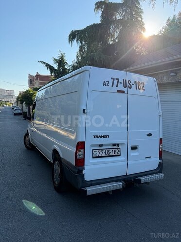 Ford Transit-4