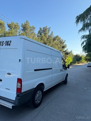 Ford Transit-5
