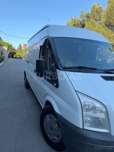 Ford Transit-3