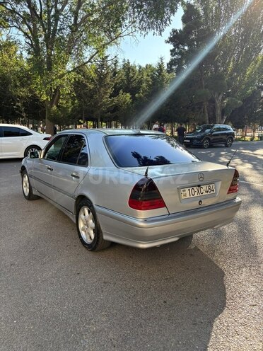 Mercedes C 180-7