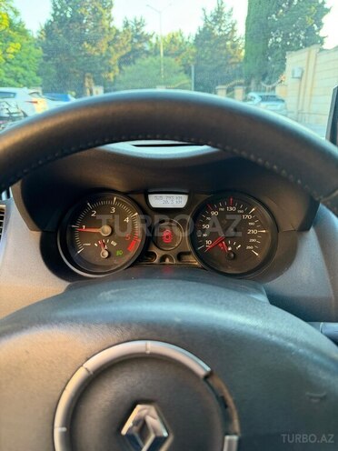 Renault Megane-10