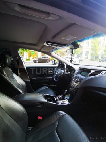 Hyundai Grandeur-6