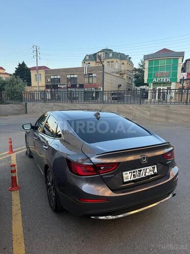Honda Insight-3