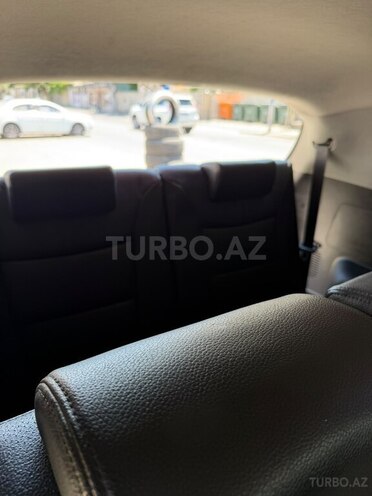 Kia Sorento-8