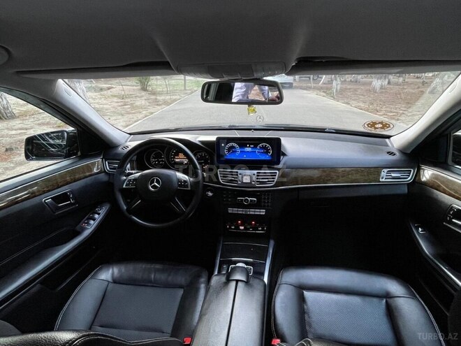 Mercedes E 220-12
