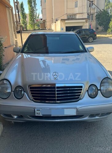 Mercedes E 220-2