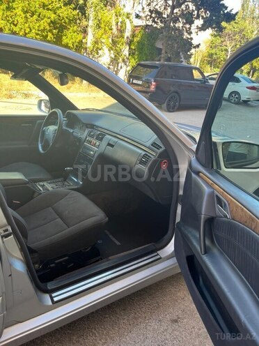 Mercedes E 220-8