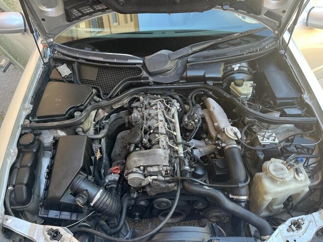 Mercedes E 220-6