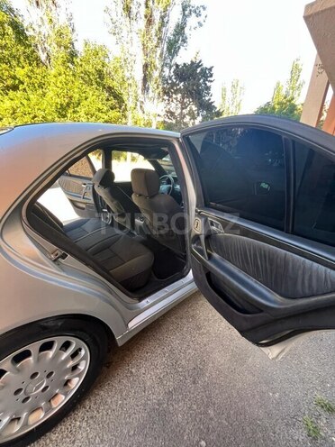 Mercedes E 220-7