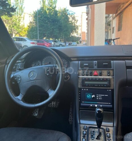 Mercedes E 220-9