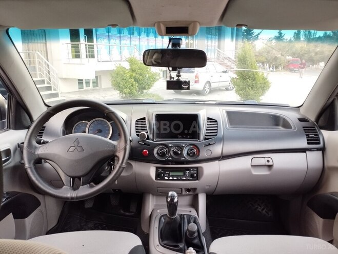 Mitsubishi L200-3