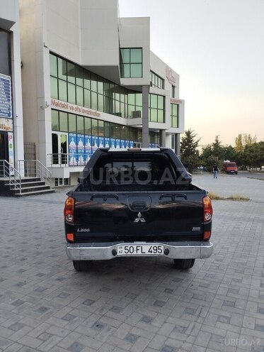 Mitsubishi L200-2