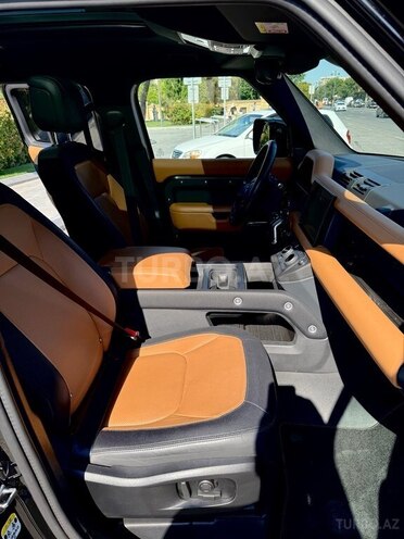 Land Rover Defender-11