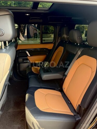 Land Rover Defender-15
