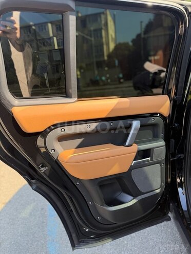 Land Rover Defender-17