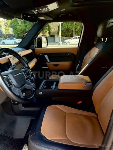 Land Rover Defender-9
