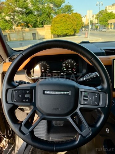 Land Rover Defender-10