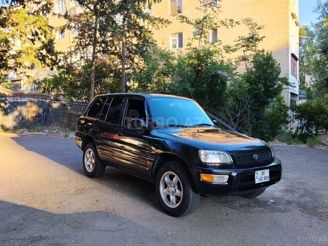 Toyota RAV4-3