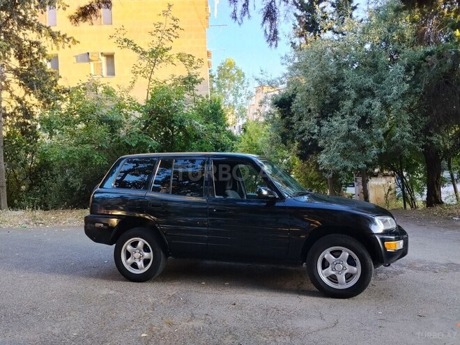 Toyota RAV4-6