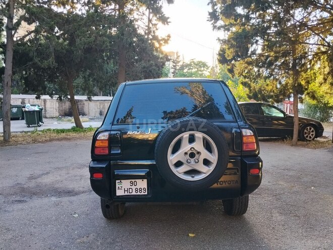 Toyota RAV4-5