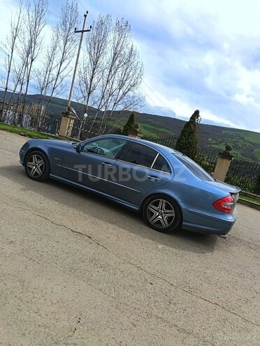 Mercedes E 320-9