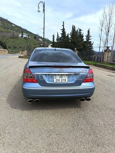 Mercedes E 320-8