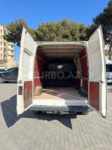 Ford Transit-3