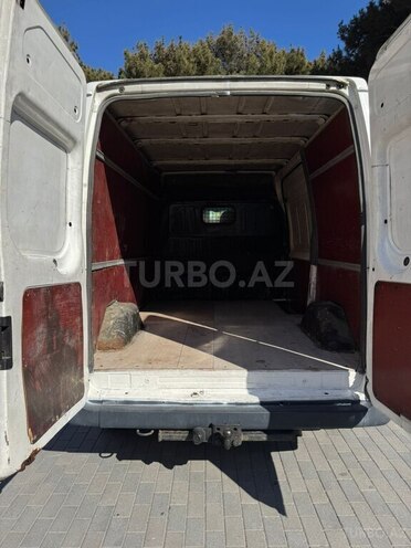 Ford Transit-4