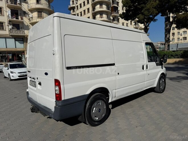 Ford Transit-10