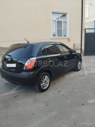 Kia Rio-5