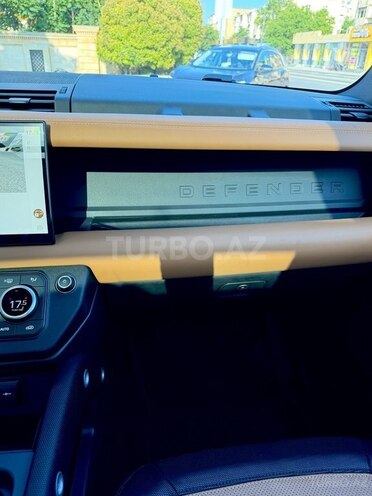 Land Rover Defender-19