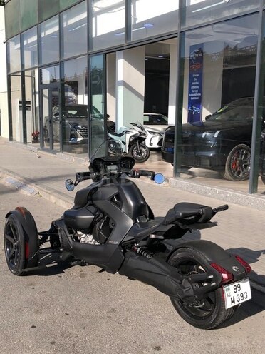 Can-Am Ryker-3