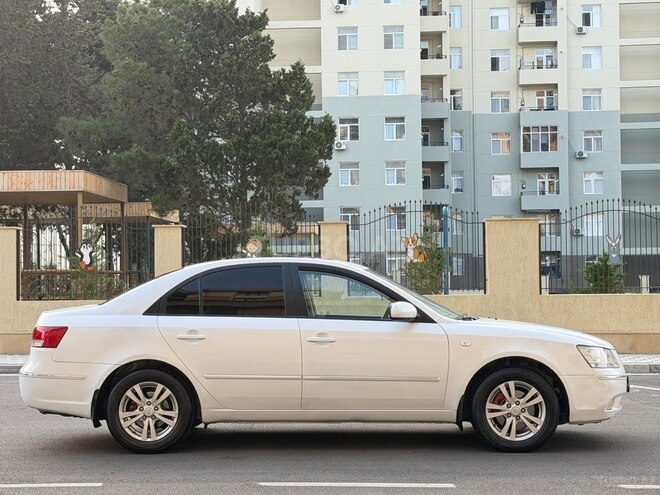 Hyundai Sonata-9