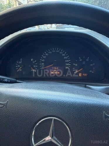 Mercedes E 220-8