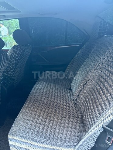 Mercedes E 220-10