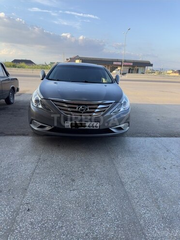 Hyundai Sonata-1