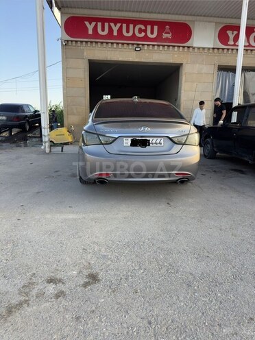 Hyundai Sonata-2