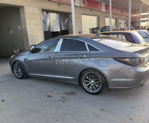Hyundai Sonata-4