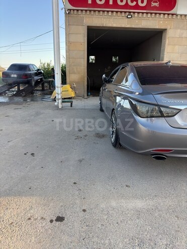 Hyundai Sonata-6
