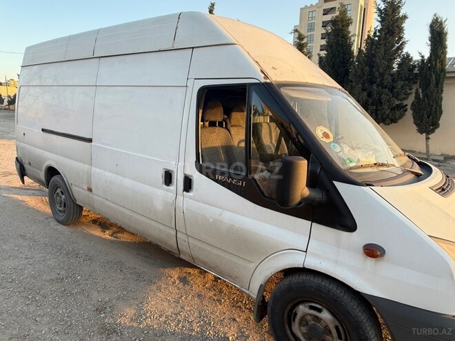 Ford Transit-3