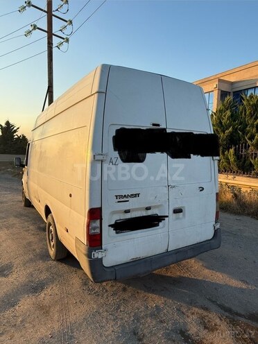 Ford Transit-5