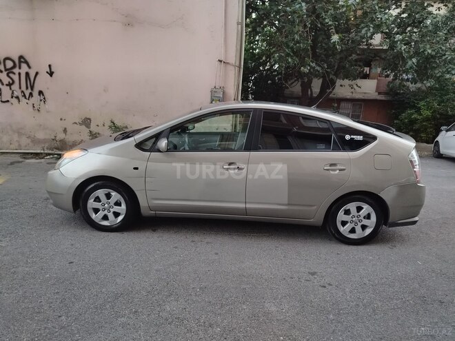 Toyota Prius-4