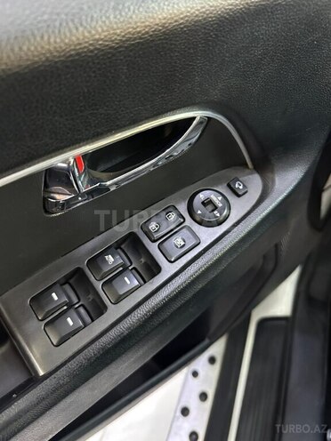 Kia Sportage-13