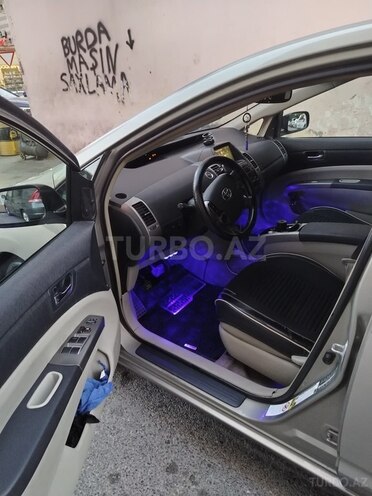 Toyota Prius-8