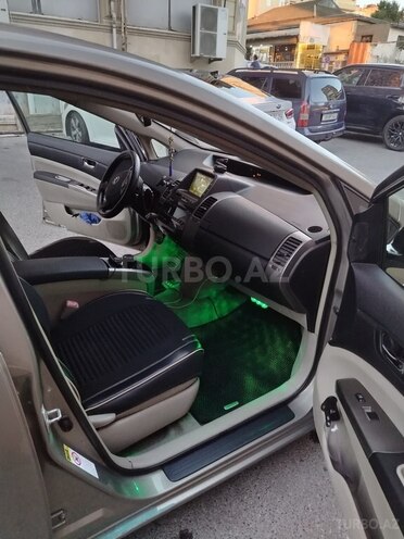 Toyota Prius-9