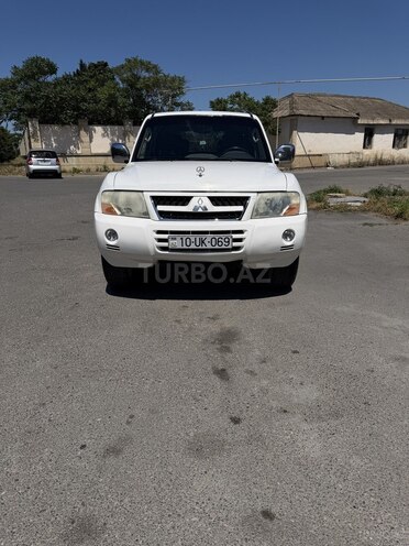 Mitsubishi Pajero-1